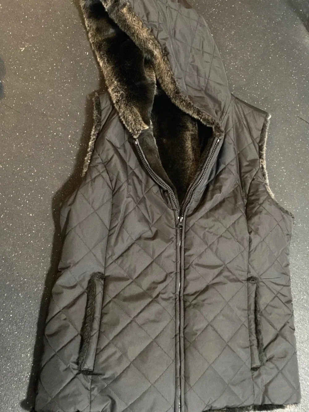 Kristen Blake Black Quilted & Faux Fur Reversible Hooded Vest Size Medium